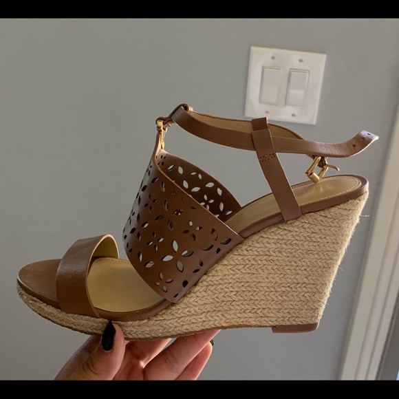 Designer shoes - Picture 2 of 3